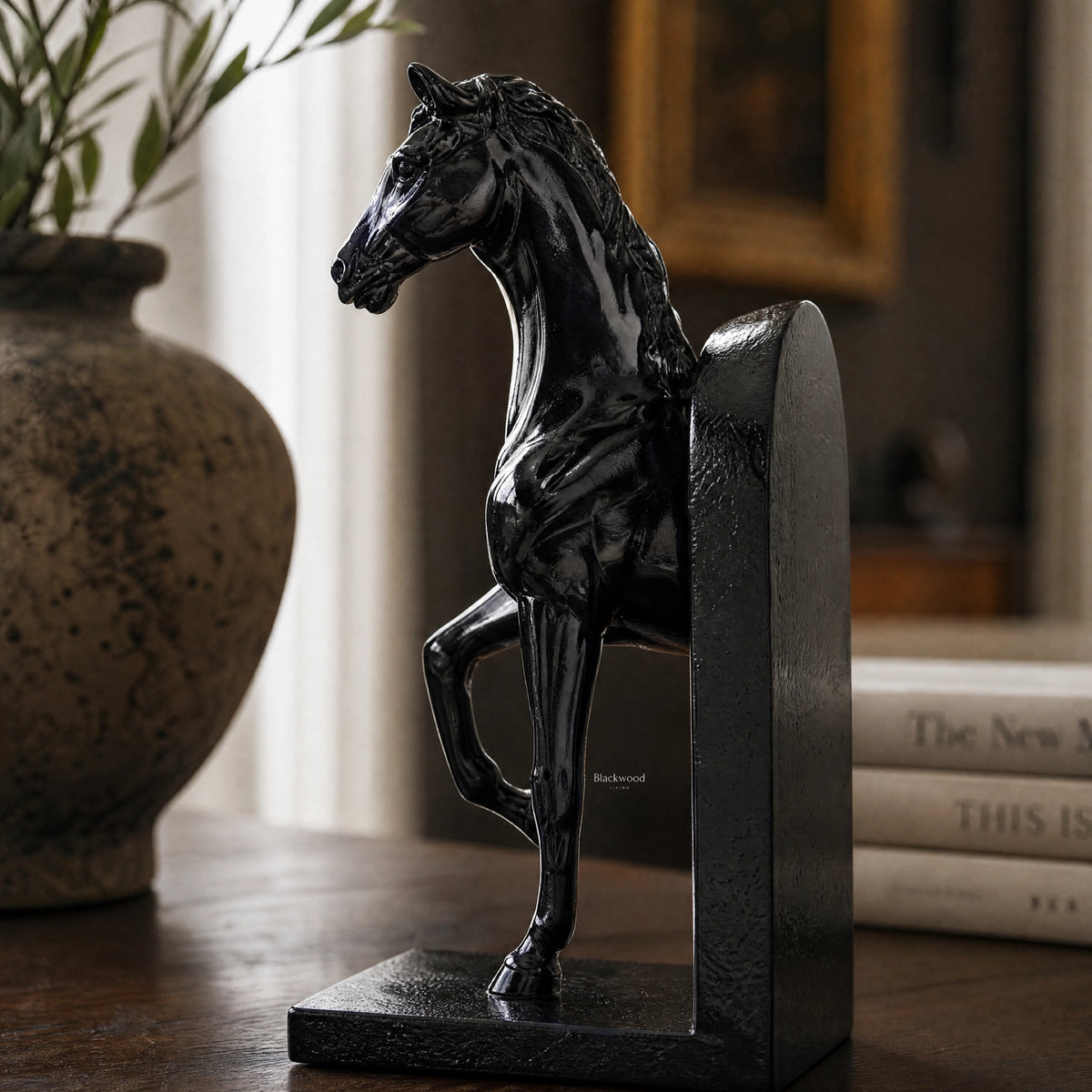 Equestrian black horse head bookend duo, sculpted with heritage and refinement for shelves.